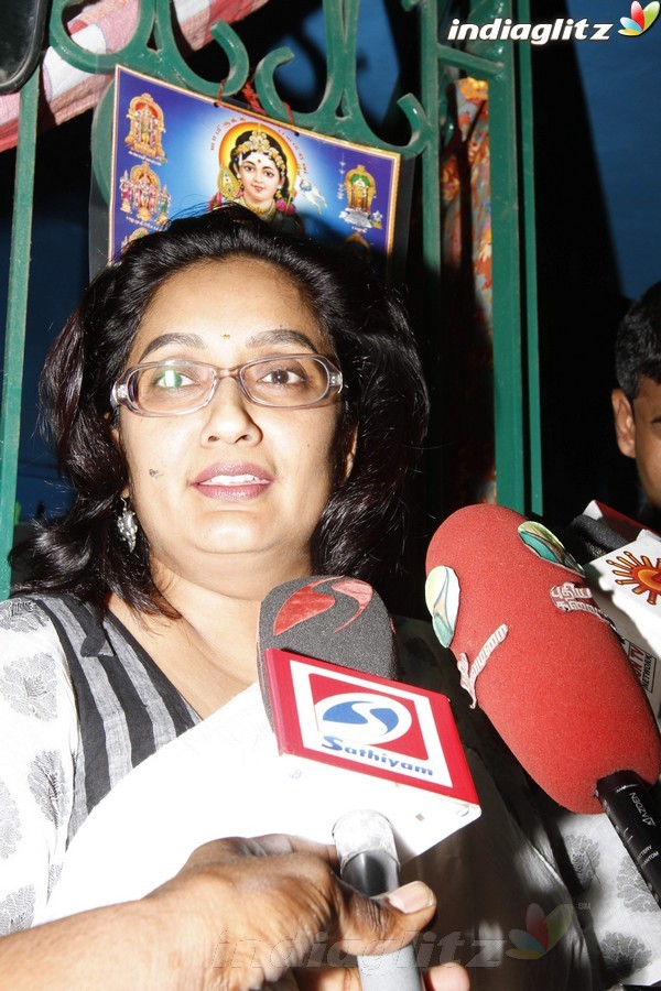 Actress Kanaka Meets the Press